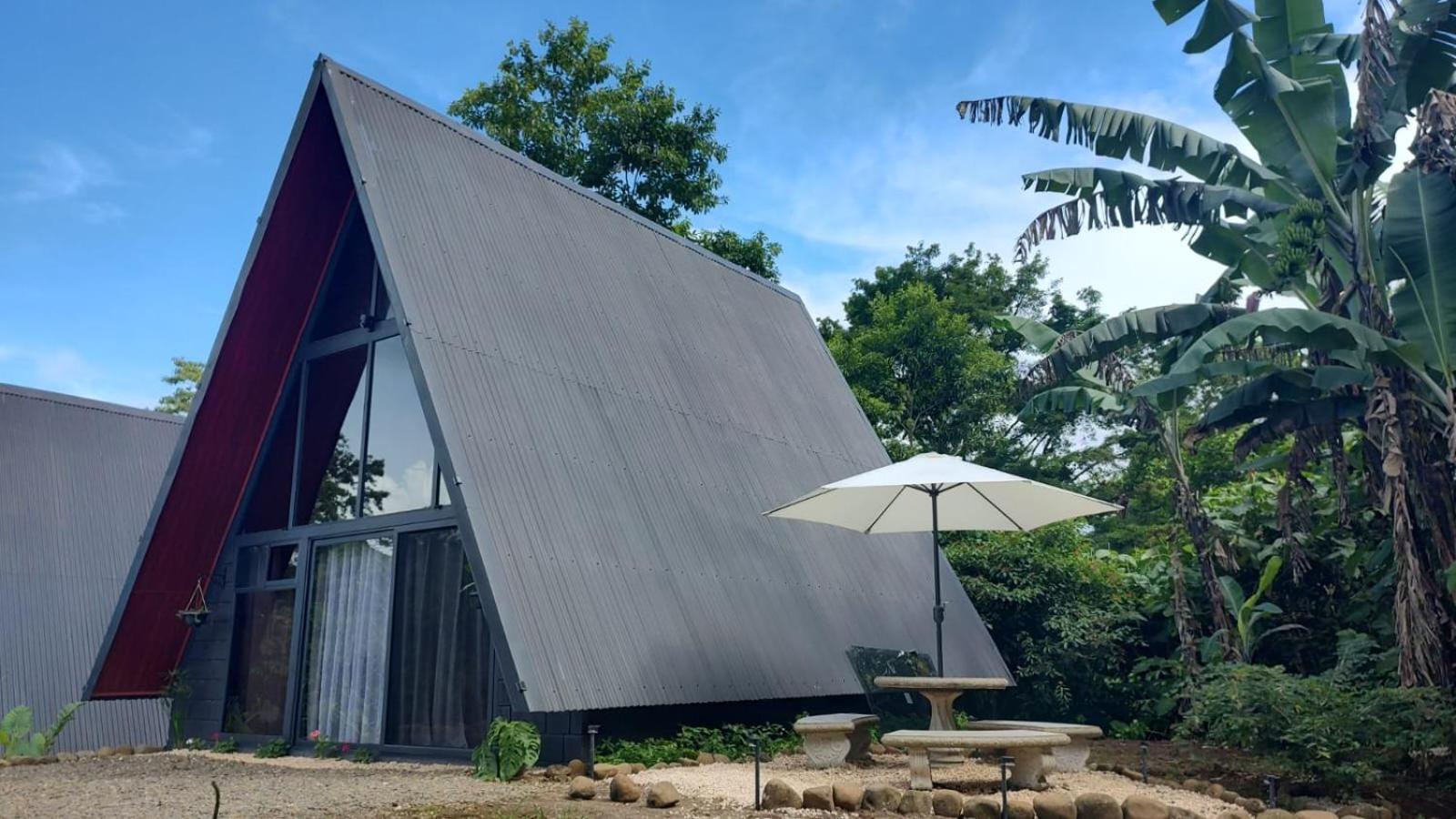 Yarumo Lodge, Rio Celeste Black Chalets 비자구아 외부 사진