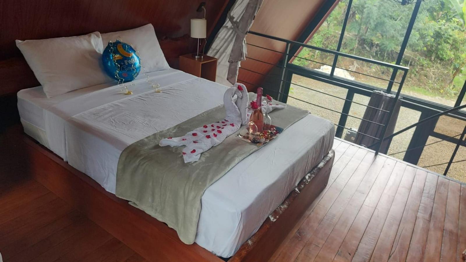 Yarumo Lodge, Rio Celeste Black Chalets 비자구아 외부 사진