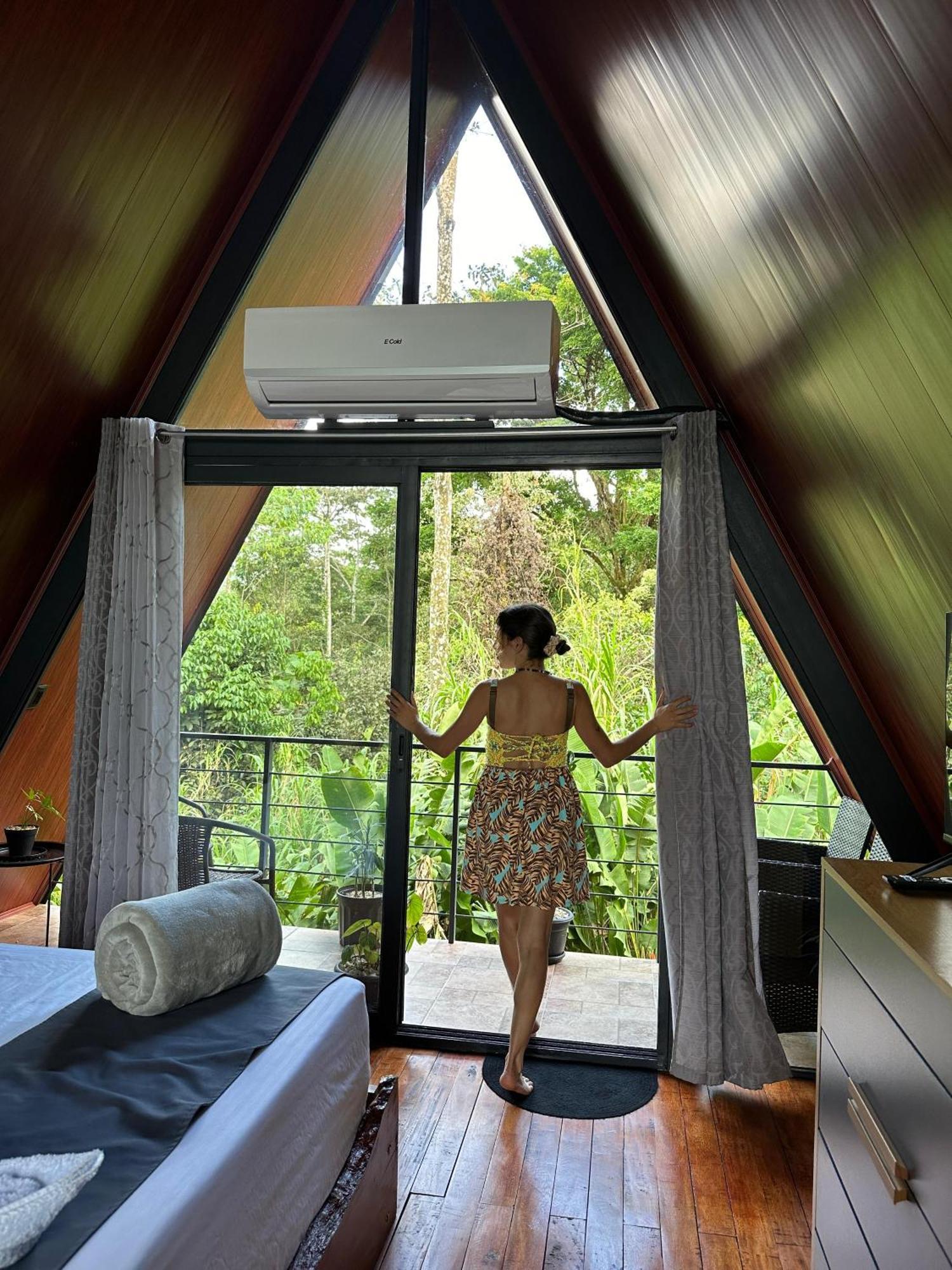 Yarumo Lodge, Rio Celeste Black Chalets 비자구아 외부 사진